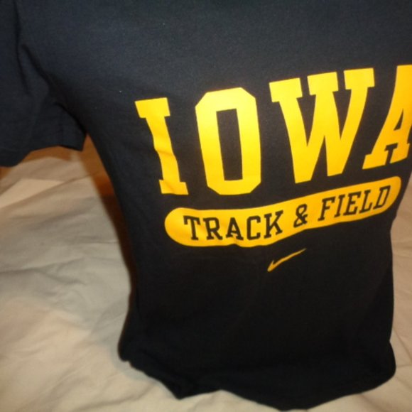 New Women's Iowa Hawkeyes Nike Dri Fit T-shirt - Picture 2 of 5